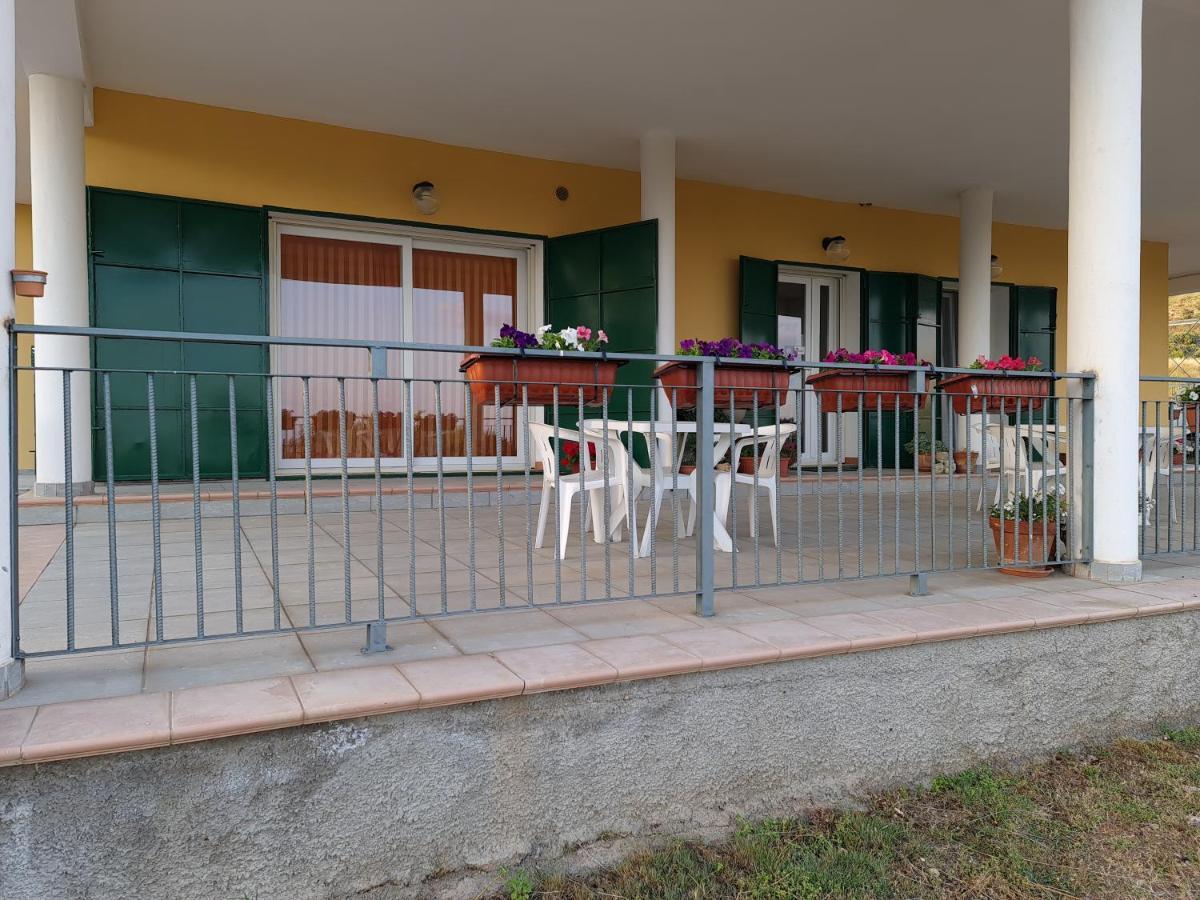 B&B La Petrosa Frascineto Buitenkant foto