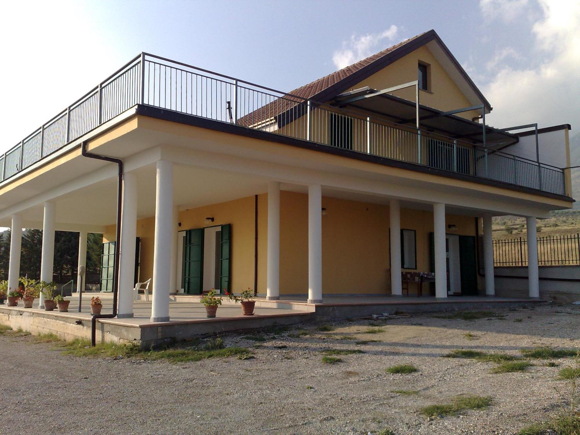 B&B La Petrosa Frascineto Buitenkant foto