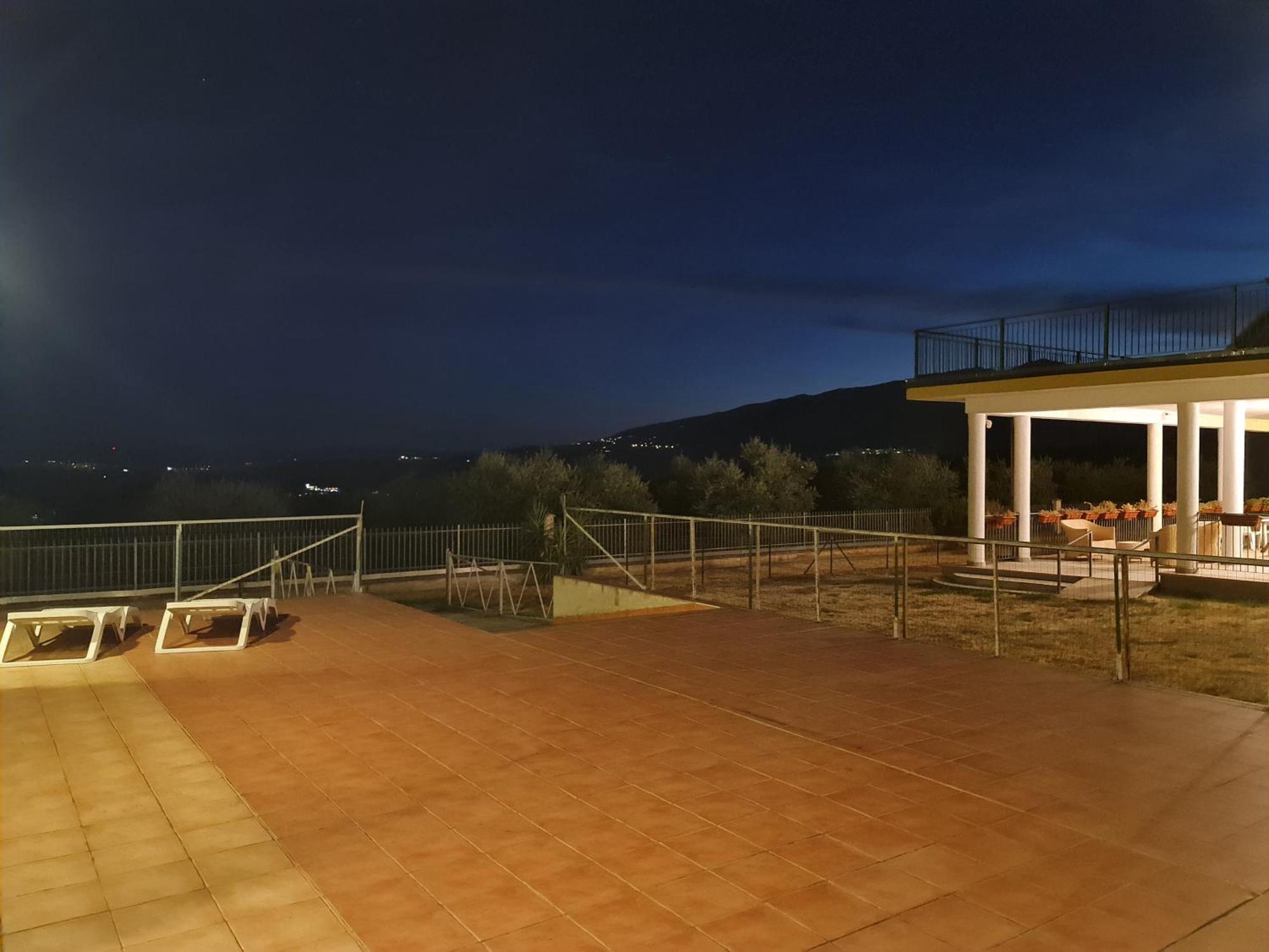 B&B La Petrosa Frascineto Buitenkant foto